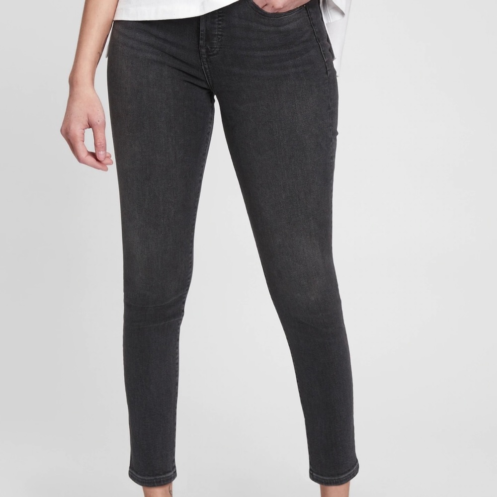 Gap Sky High Rise True Black Skinny Jeans with Washwell